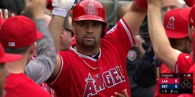 Pujols homers for his 2,000th RBI.jpg